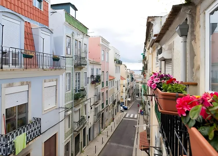 Appartement Sant'ana Mouraria 2br *